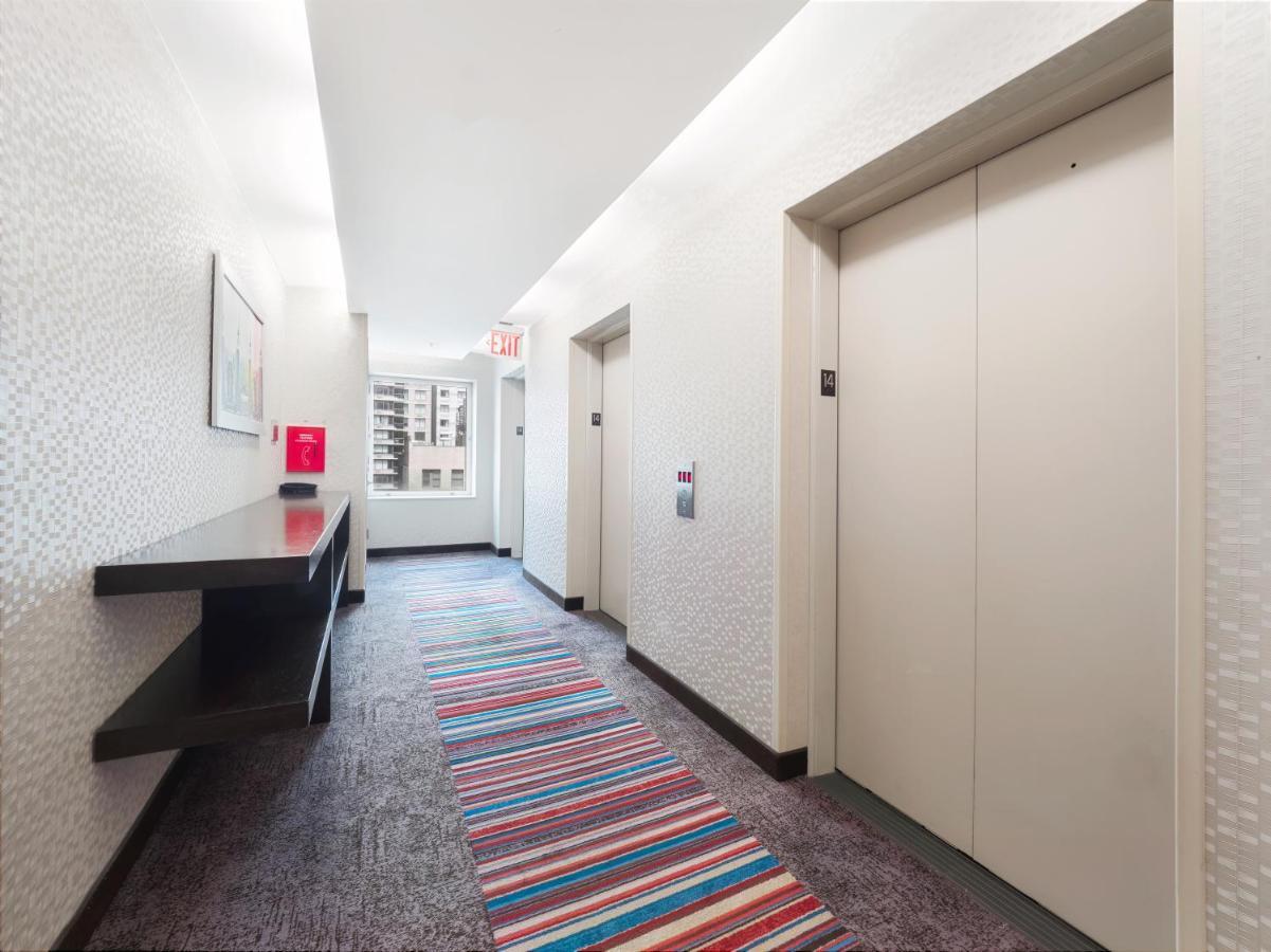 Courtyard By Marriott New York Manhattan/Herald Square Exterior photo