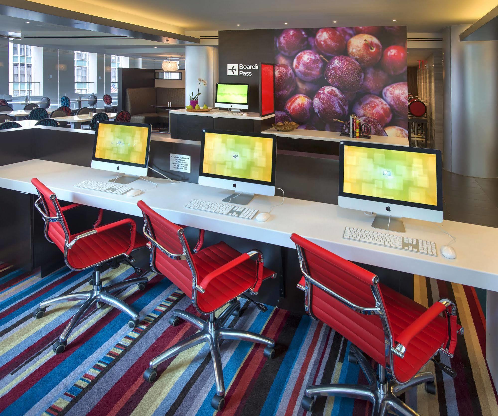 Courtyard By Marriott New York Manhattan/Herald Square Exterior photo