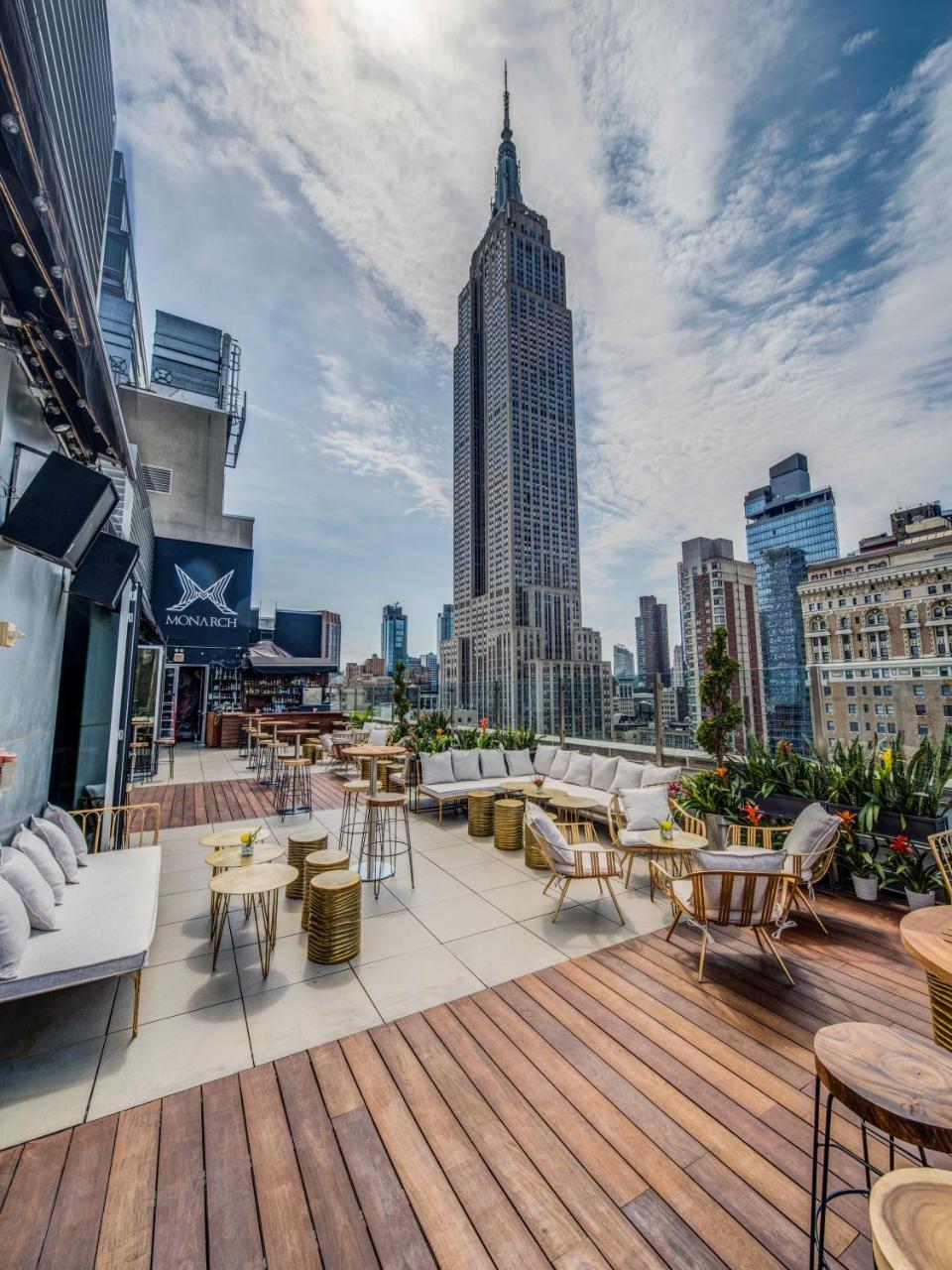 Courtyard By Marriott New York Manhattan/Herald Square Exterior photo