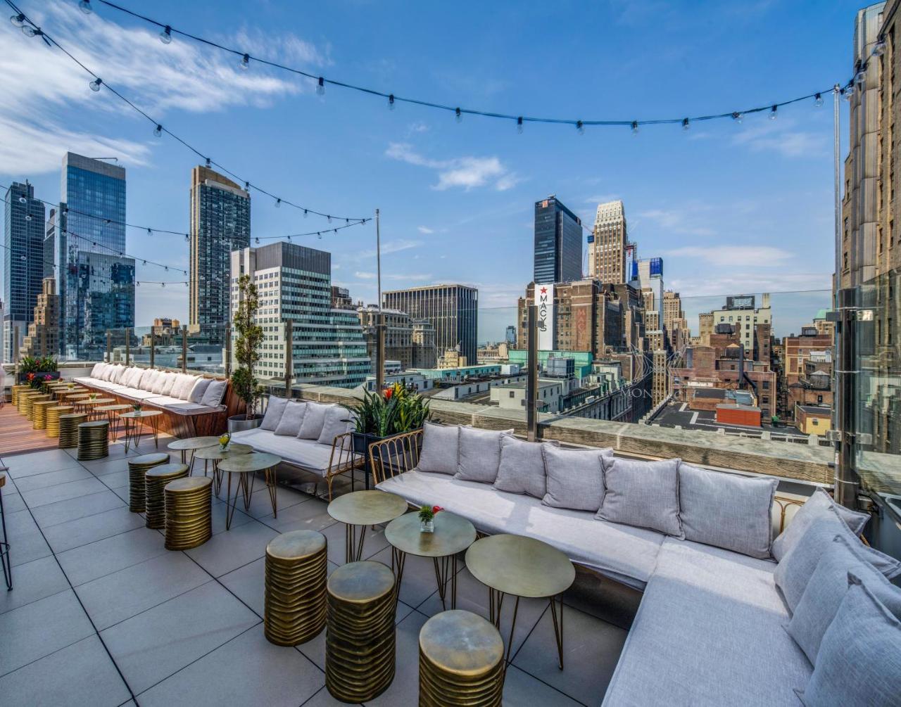 Courtyard By Marriott New York Manhattan/Herald Square Exterior photo